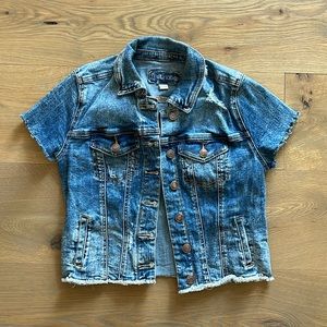 Maurices short sleeve jean jacket. Xs